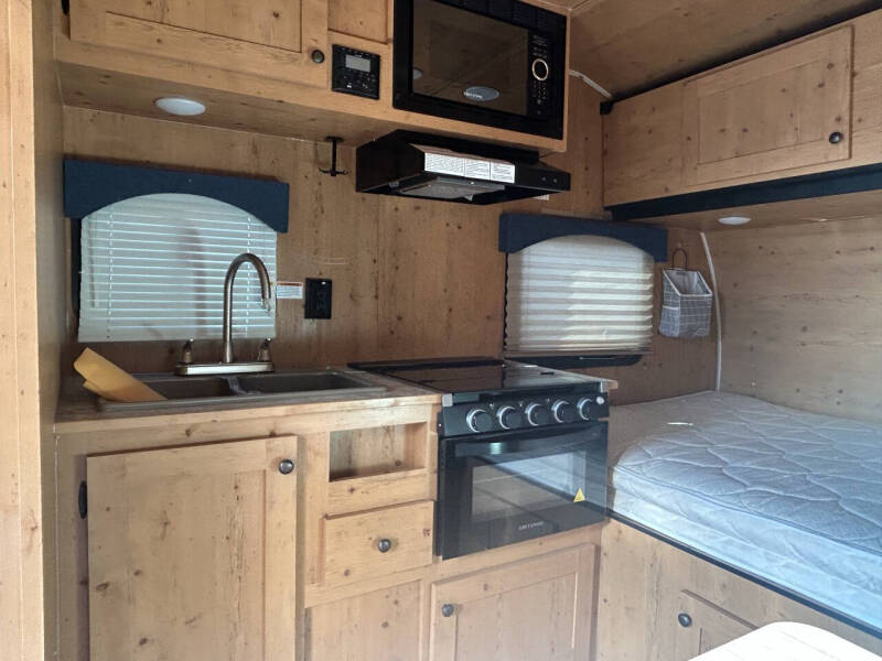 2021 Sunset Park & RV 16BH