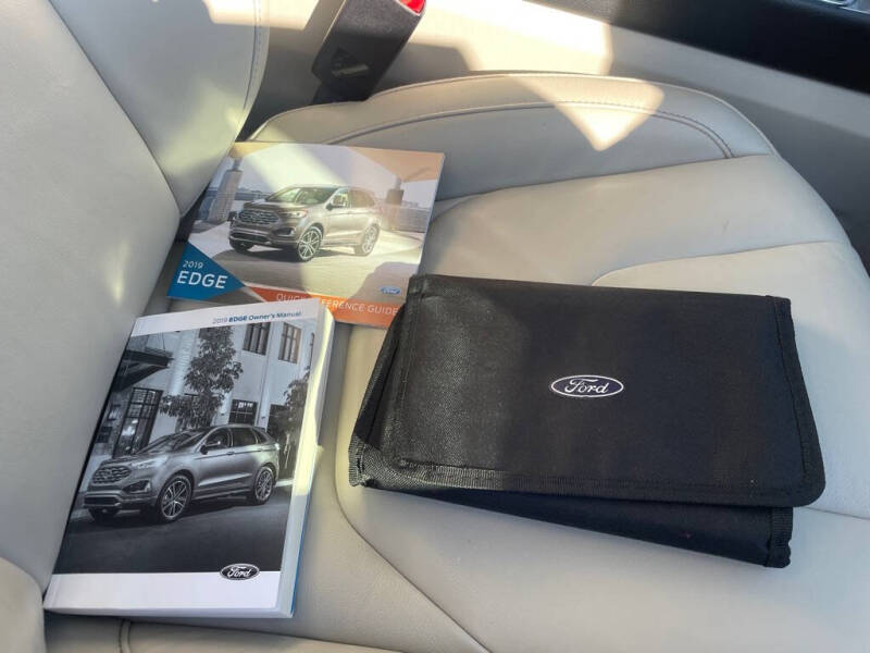 2019 Ford Edge Titanium