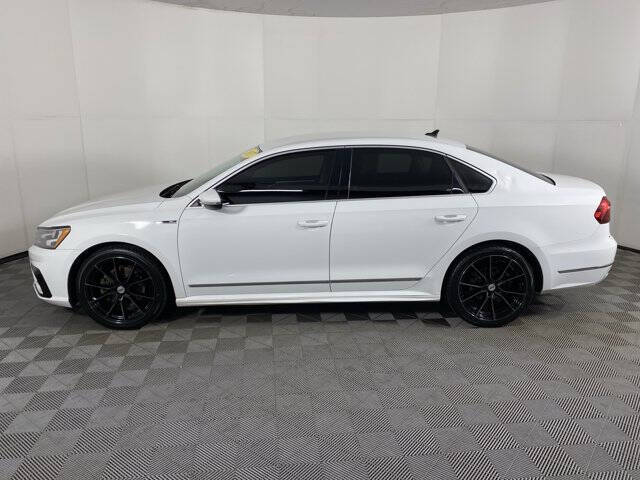 2017 Volkswagen Passat 1.8T R-Line