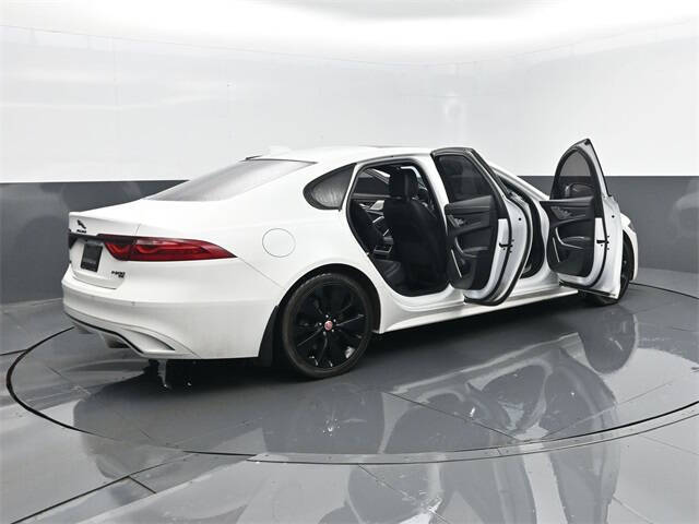 2022 Jaguar XF P300 R-Dynamic SE