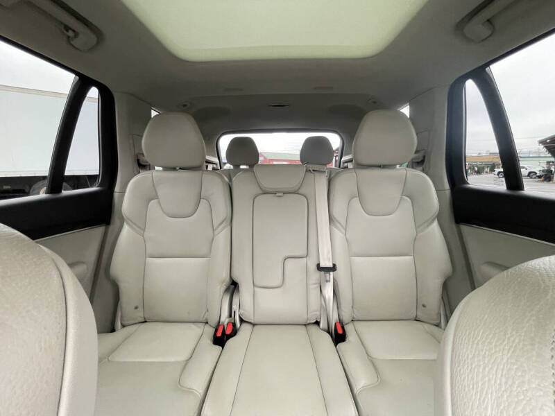 2019 Volvo XC90 T5 Momentum
