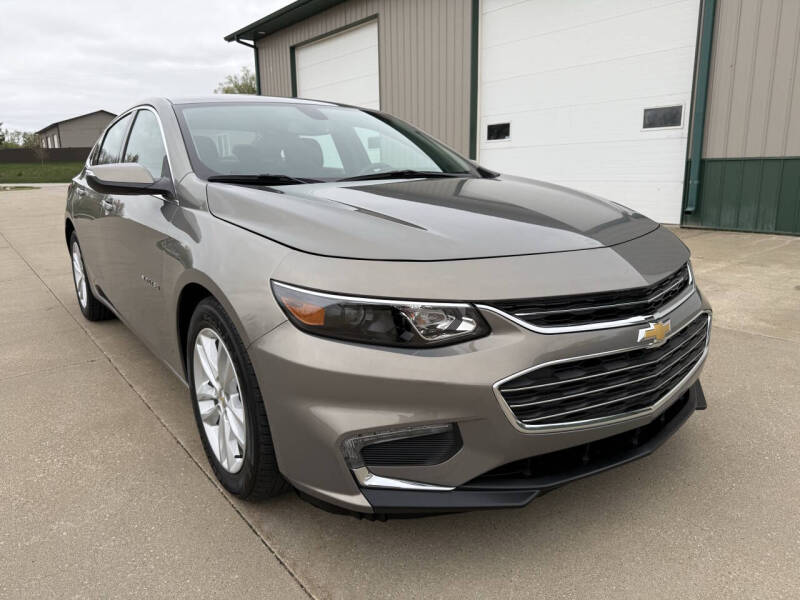 Used 2018 Chevrolet Malibu 1LT with VIN 1G1ZD5ST8JF255714 for sale in Des Moines, IA