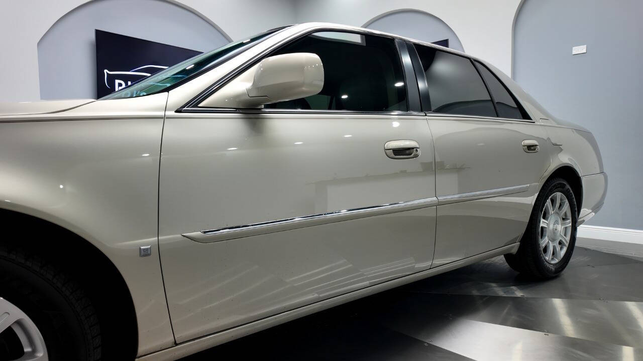 2009 Cadillac DTS 17