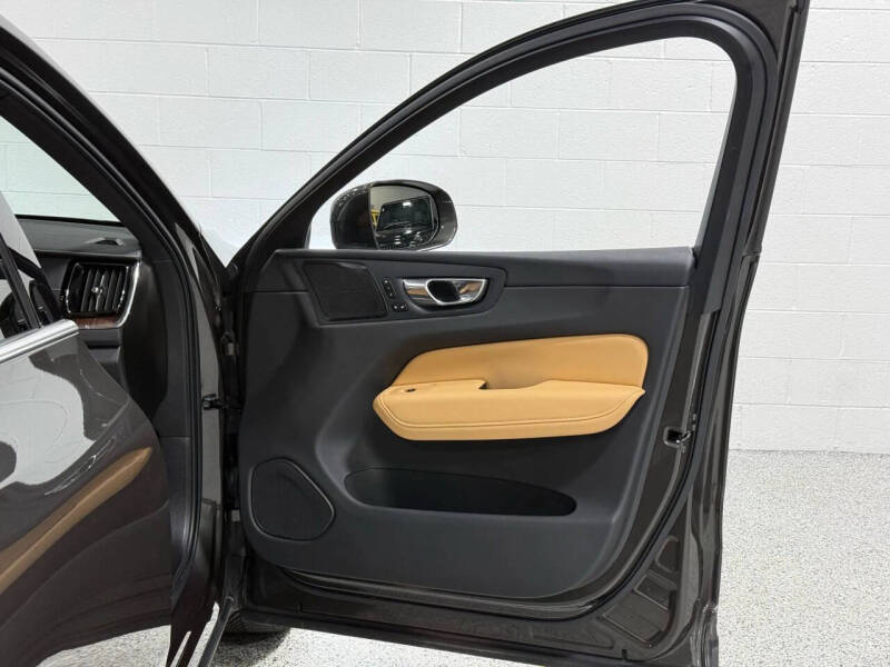 2021 Volvo XC60 Recharge T8 Inscription