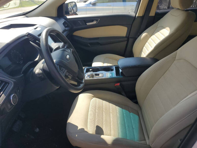 2020 Ford Edge SE