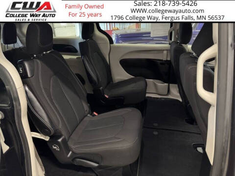 2021 Chrysler Voyager LX