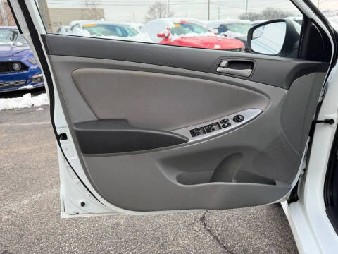 2016 Hyundai Accent SE