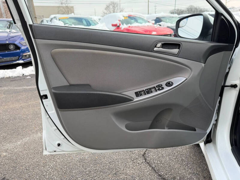 2016 Hyundai Accent SE