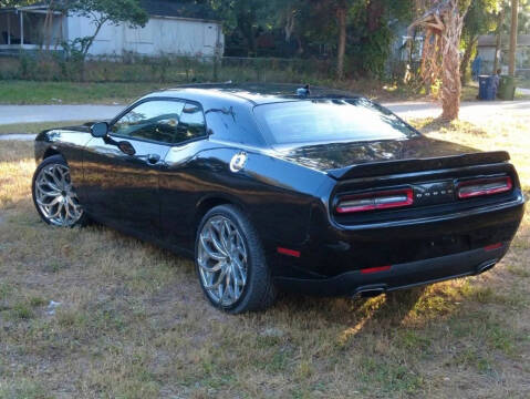 2017 Dodge Challenger SXT Plus