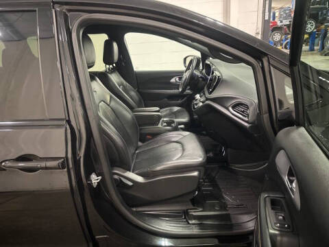 2021 Chrysler Pacifica Touring L