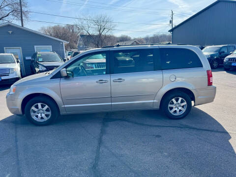 2008 Chrysler Town and Country for sale at Iowa Auto Sales, Inc in Sioux City IA