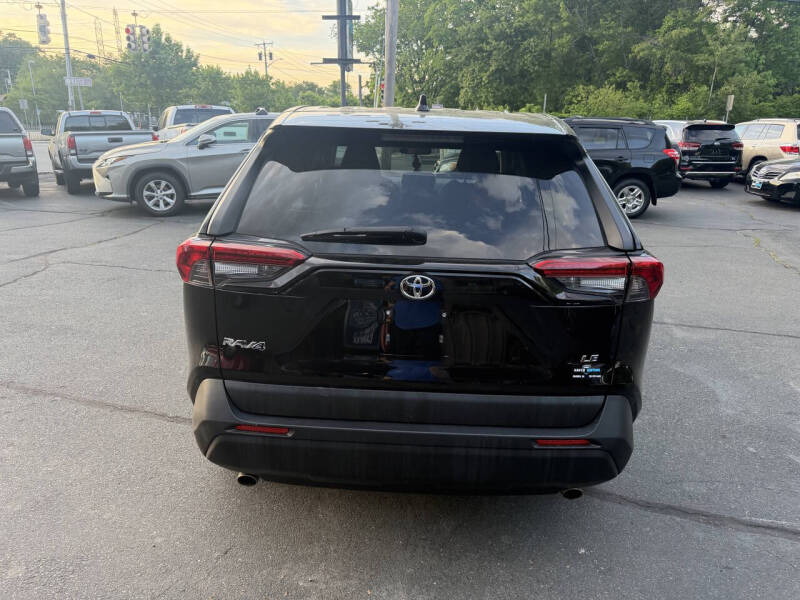 2023 Toyota RAV4 LE