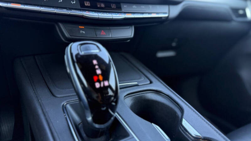 2021 Cadillac XT4 Premium Luxury