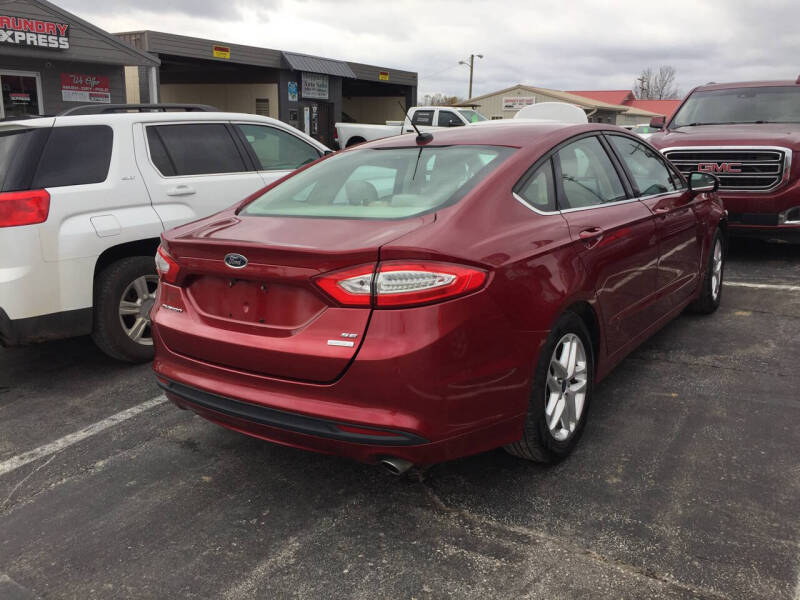 2016 Ford Fusion SE photo 3