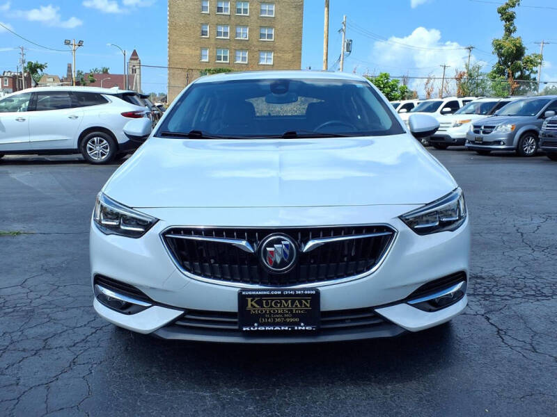 2020 Buick Regal Sportback Essence