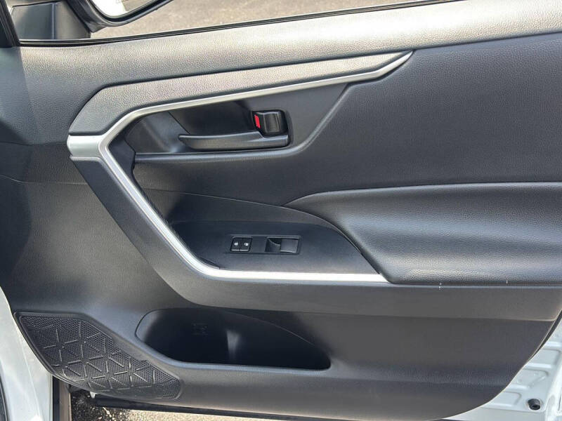 2019 Toyota RAV4 Hybrid LE