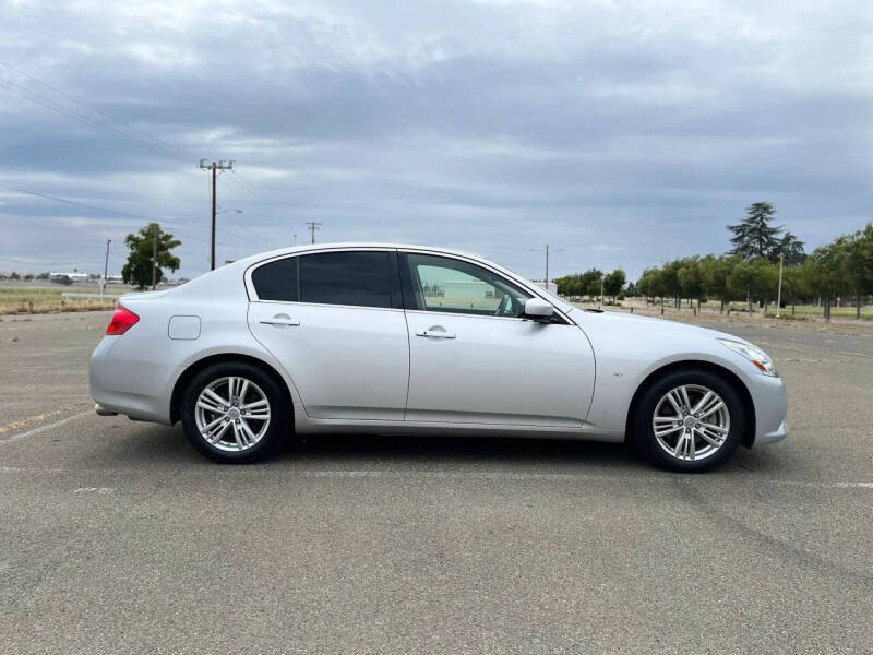2015 Infiniti Q40