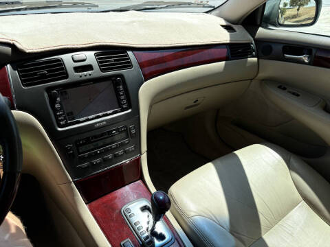 2004 Lexus ES 330