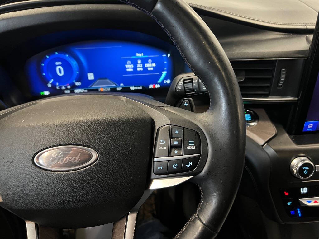 Black 2020 Ford Explorer Platinum AWD Platinum 4dr SUV 26