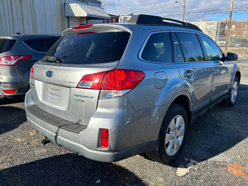 2011 Subaru Outback I Premium photo 6