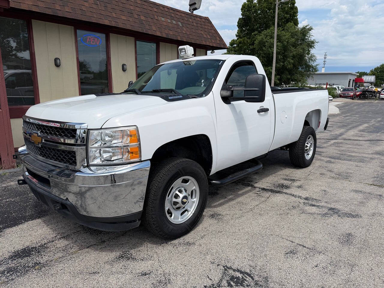 White 2012 Chevrolet Silverado 2500HD Work Truck 4x2 Work Truck 2dr Regular Cab LB 2