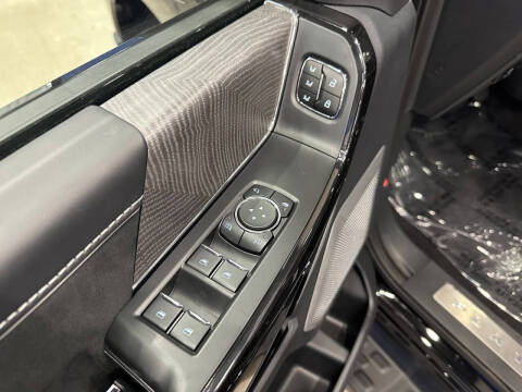 2023 Ford F-150 Lightning Platinum