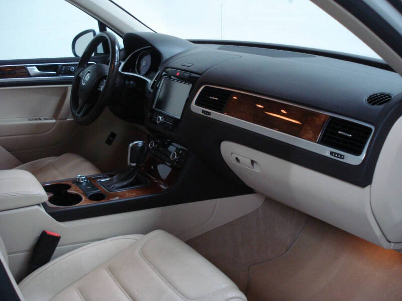 2013 Volkswagen Touareg TDI Sport