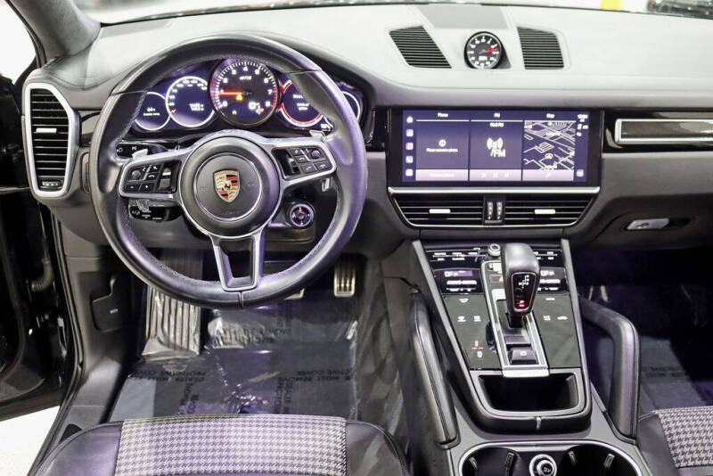 2023 Porsche Cayenne GTS Coupe