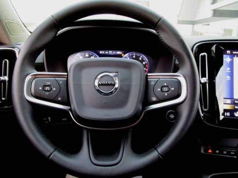 2020 Volvo XC40 T5 Momentum