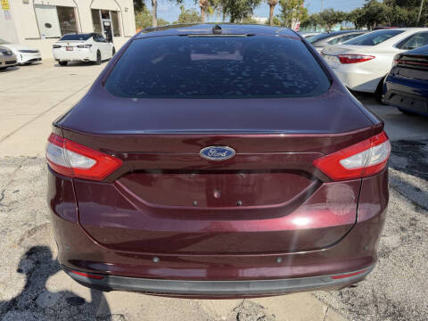 2013 Ford Fusion SE