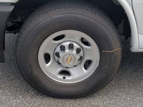 2025 Chevrolet Express 2500