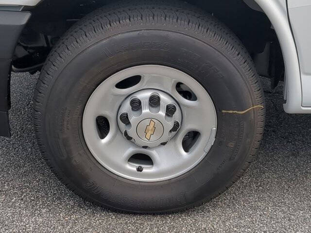 2025 Chevrolet Express 2500