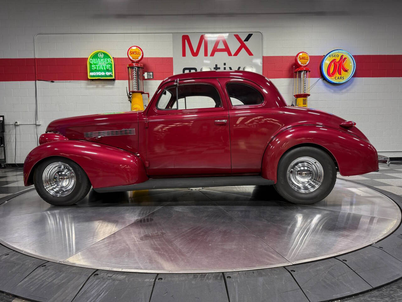 1939 Chevrolet Coupe 16