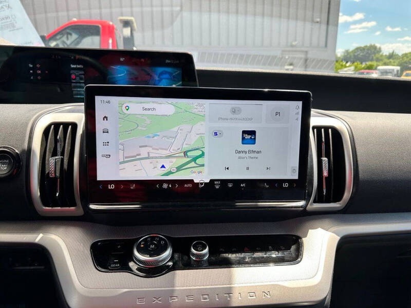 2025 Ford Expedition Active