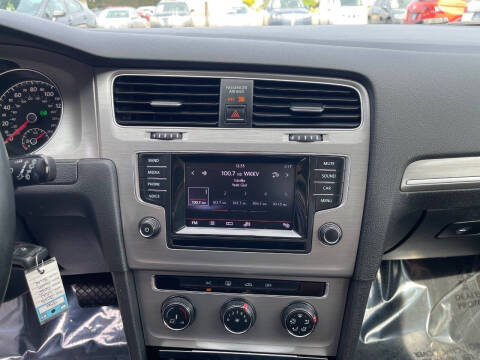 2015 Volkswagen Golf TSI S