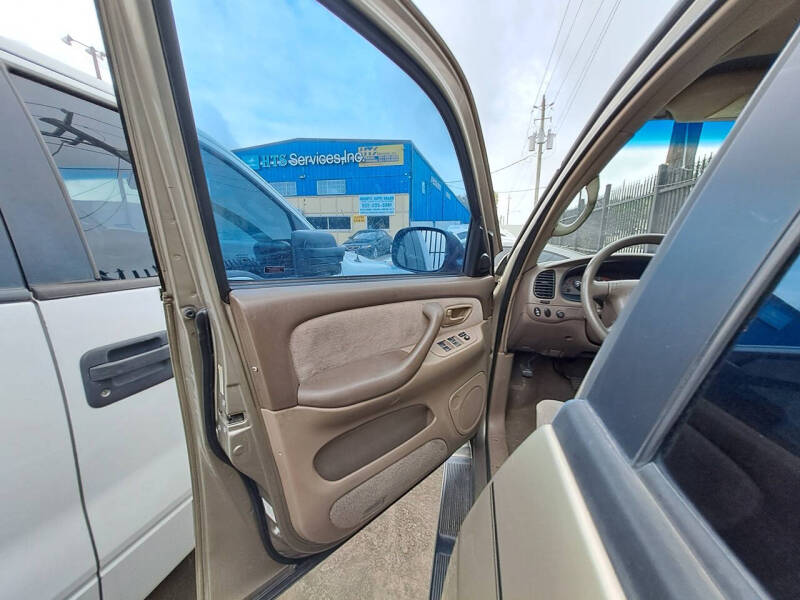 2002 Toyota Sequoia SR5