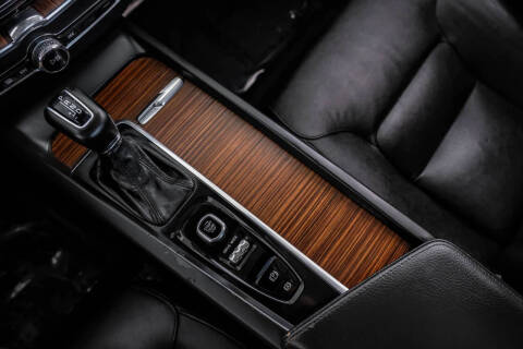 2021 Volvo XC60 T5 Momentum