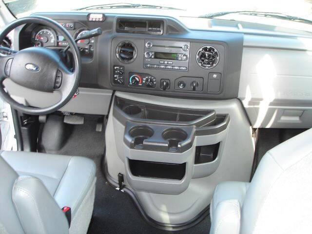 2014 Ford E-Series E-350 SD