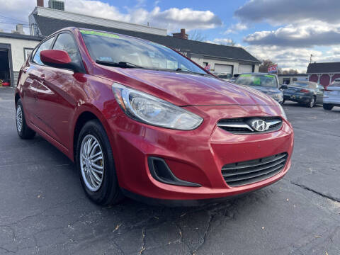 2012 Hyundai Accent GS