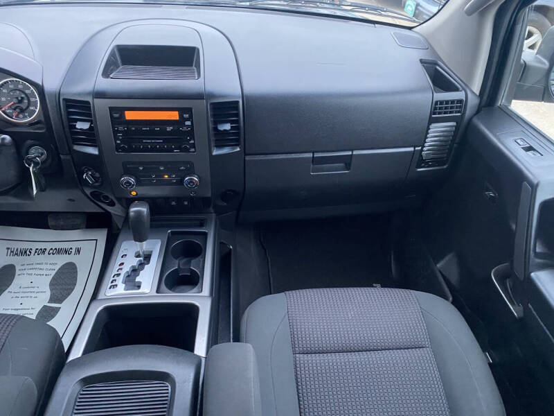 2010 Nissan Titan SE