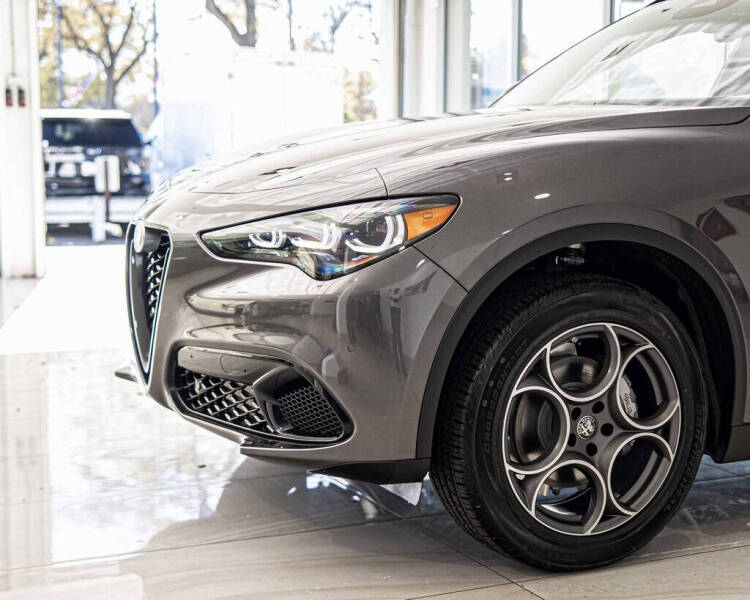 2025 Alfa Romeo Stelvio