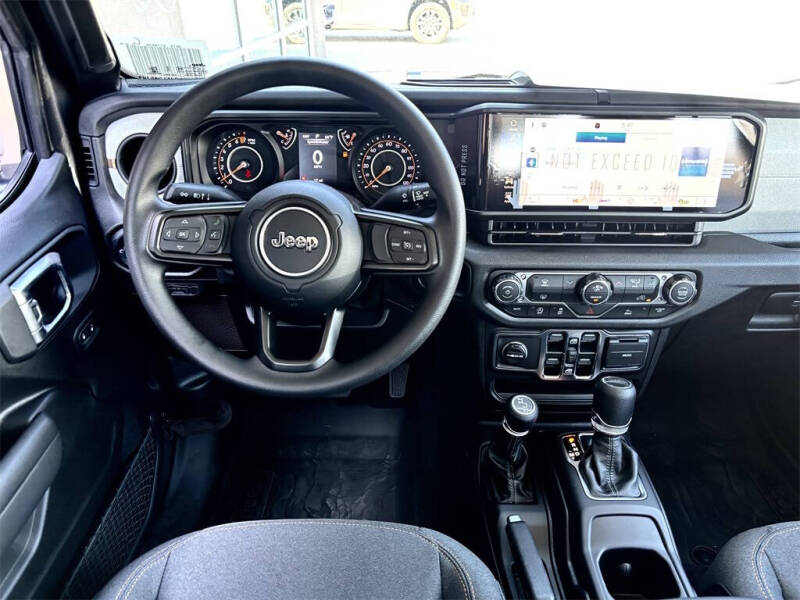 2025 Jeep Gladiator Sport