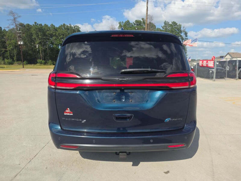 2022 Chrysler Pacifica Hybrid Touring L