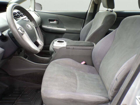 2013 Toyota Prius v Five