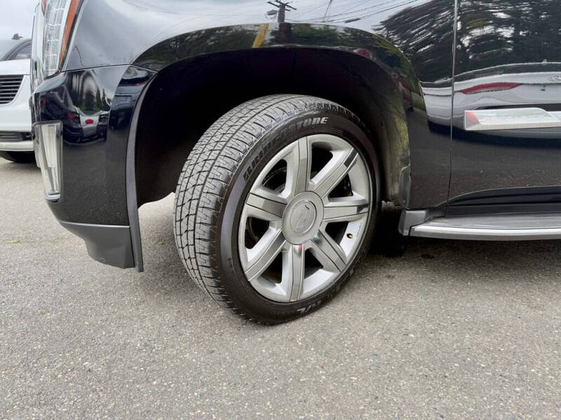 2016 Cadillac Escalade Luxury Collection