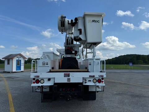 2013 Freightliner M2 106