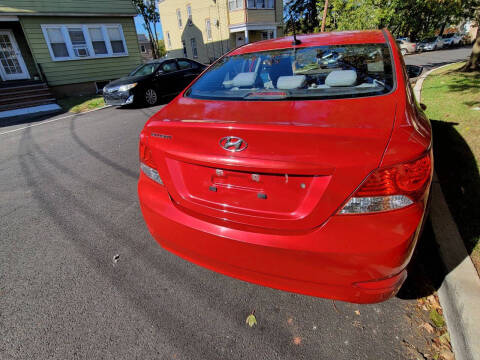2012 Hyundai Accent GLS