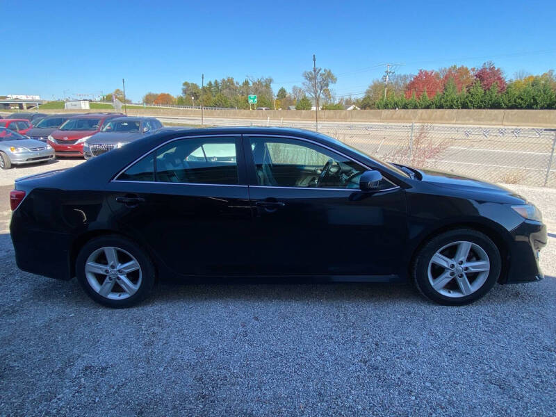 2014 Toyota Camry SE photo 7