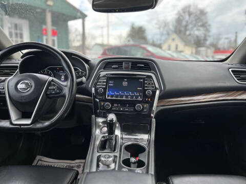 2017 Nissan Maxima Platinum