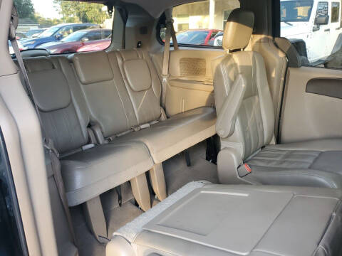 2013 Chrysler Town and Country Touring